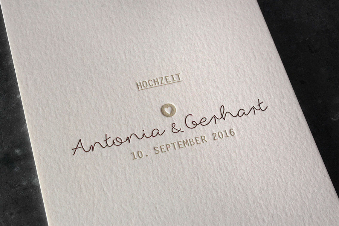 Hochzeitseinladung Einladung Hochzeit Letterpress Buchdruck Prägedruck hochwertig Qualität außergewöhnlich Wien Vermählung