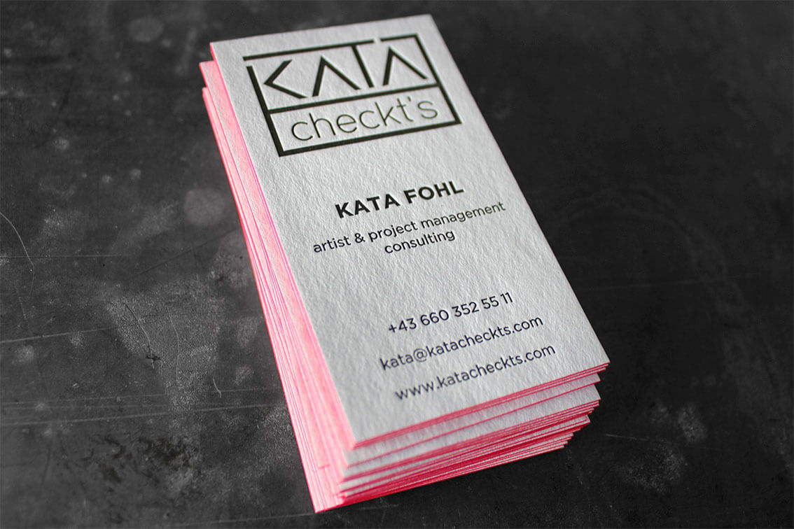 Visitenkarten Letterpress Business Cards hochwertig außergewöhnlich Prägedruck Tiefprägung Farbkante Farbschnitt Wien Grund Heidi Baumwollpapier